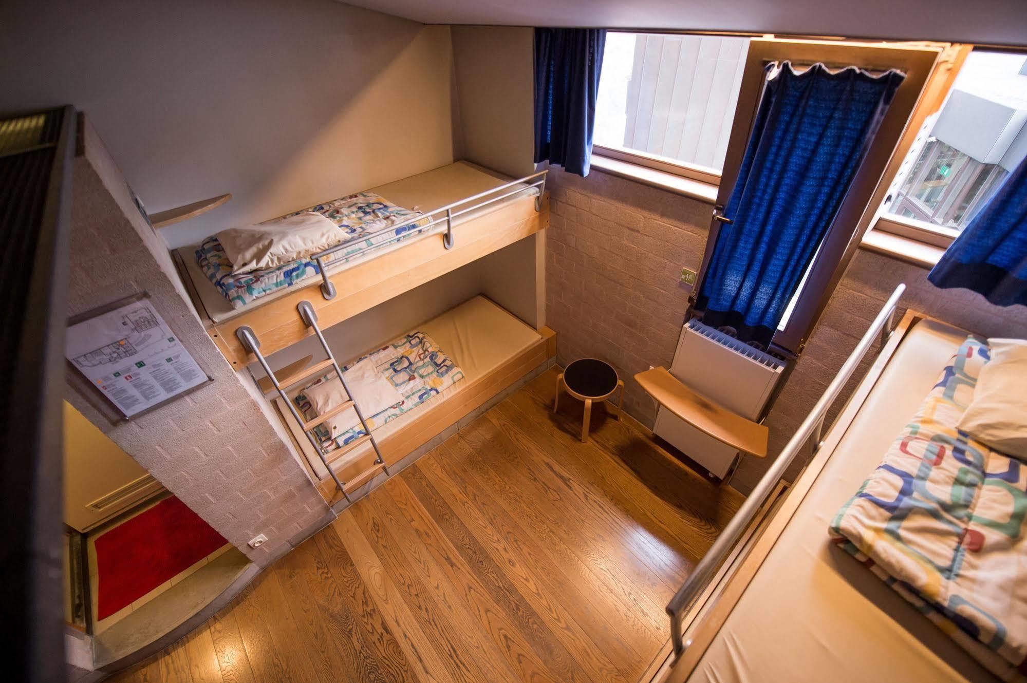 Hostel De